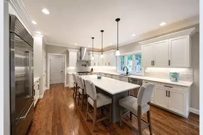 4 E Meadow Ln, Middleton, MA 01949 - Photo 10
