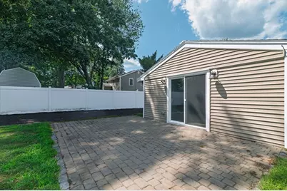 35 Dandy Rd, Brockton, MA 02302 - Photo 8