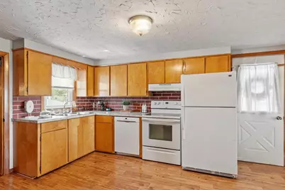 164 Coleman St, Gardner, MA 01440 - Photo 8