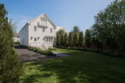 9 Lunt St, Newburyport, MA 01950 - Photo 2