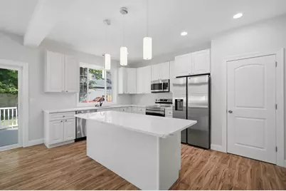 24 Medford St, Springfield, MA 01107 - Photo 8
