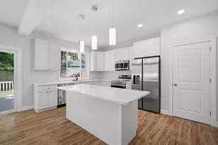 24 Medford St, Springfield, MA 01107 - Photo 8