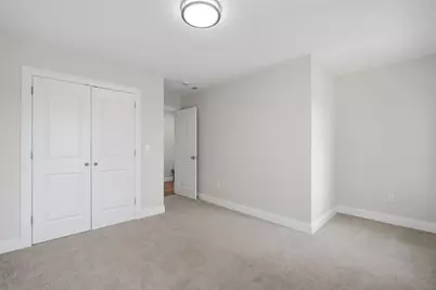 24 Medford St, Springfield, MA 01107 - Photo 16