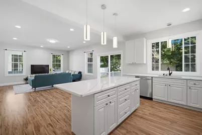 24 Medford St, Springfield, MA 01107 - Photo 12