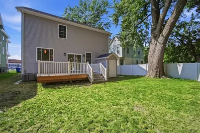 24 Medford St, Springfield, MA 01107 - Photo 32