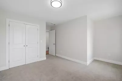 24 Medford St, Springfield, MA 01107 - Photo 16