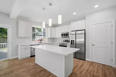 24 Medford St, Springfield, MA 01107 - Photo 8