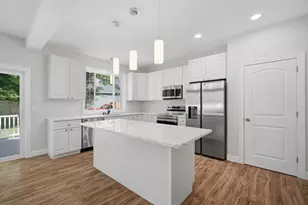 24 Medford St, Springfield, MA 01107 - Photo 8
