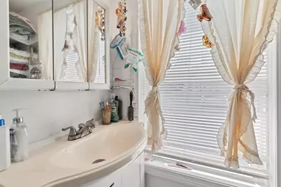 122 Winthrop St, Taunton, MA 02780 - Photo 22
