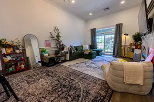 320 Middlesex Ave, Medford, MA 02155 - Photo 2
