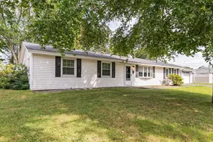43 Catherine Dr, Peabody, MA 01960 - Photo 1