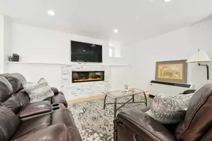 492 Beacon St, Boston, MA 02115 - Photo 2