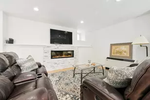 492 Beacon St, Boston, MA 02115 - Photo 2