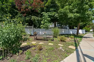 613 Grove St, Newton, MA 02462 - Photo 16