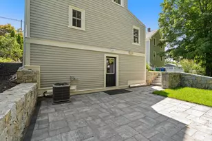 613 Grove St, Newton, MA 02462 - Photo 12