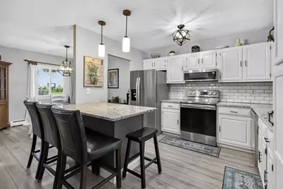 210 Fellsview Terrace #212, Stoneham, MA 02180 - Photo 2