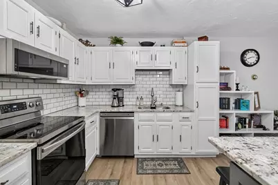 210 Fellsview Terrace #212, Stoneham, MA 02180 - Photo 4