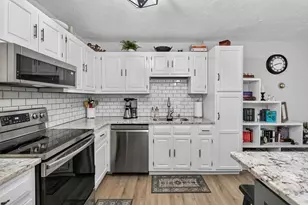 210 Fellsview Terrace, Stoneham, MA 02180 - Photo 4