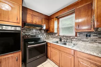 33 Cross St, Brockton, MA 02301 - Photo 6