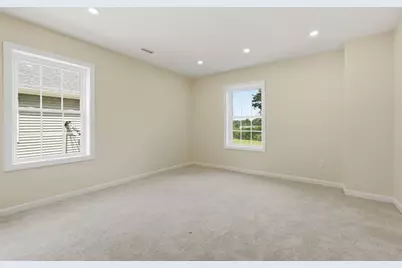 44-42 Gilbert Ave, Springfield, MA 01119 - Photo 18