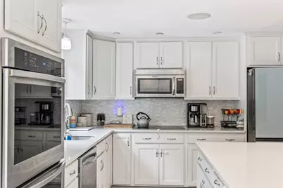 148 Rachel Dr, Taunton, MA 02780 - Photo 2