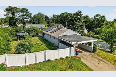 221 Rochambeau St, New Bedford, MA 02745 - Photo 28