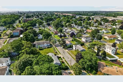 221 Rochambeau St, New Bedford, MA 02745 - Photo 34