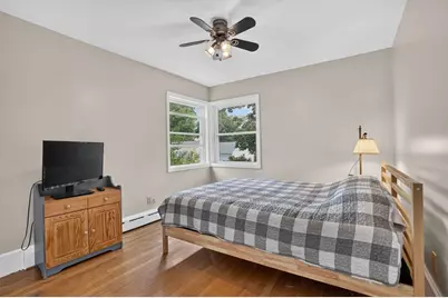 221 Rochambeau St, New Bedford, MA 02745 - Photo 20