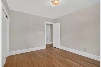 221 Rochambeau St, New Bedford, MA 02745 - Photo 26
