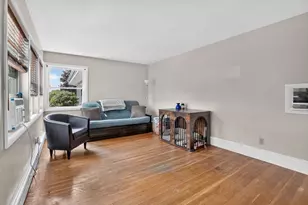 221 Rochambeau St, New Bedford, MA 02745 - Photo 10