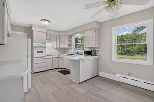 221 Rochambeau St, New Bedford, MA 02745 - Photo 4