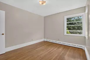 221 Rochambeau St, New Bedford, MA 02745 - Photo 24