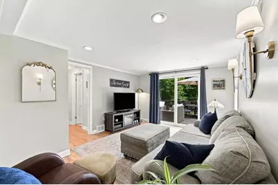 17 Savoy Ave, East Longmeadow, MA 01028 - Photo 10