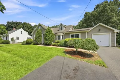 17 Savoy Ave, East Longmeadow, MA 01028 - Photo 2