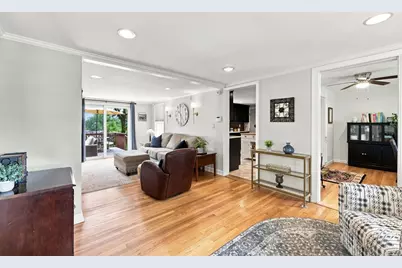 17 Savoy Ave, East Longmeadow, MA 01028 - Photo 8