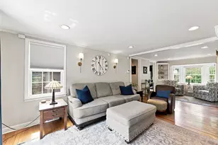 17 Savoy Ave, East Longmeadow, MA 01028 - Photo 12