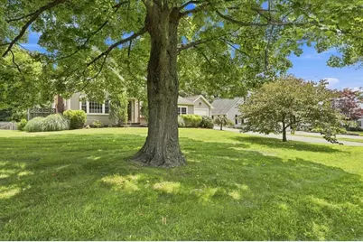17 Savoy Ave, East Longmeadow, MA 01028 - Photo 4