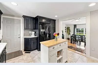 17 Savoy Ave, East Longmeadow, MA 01028 - Photo 18