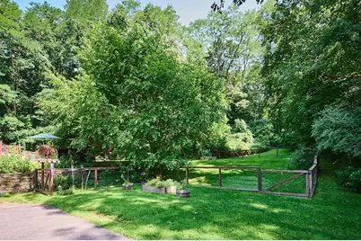 93 Arch St, Northampton, MA 01053 - Photo 36