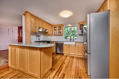 93 Arch St, Northampton, MA 01053 - Photo 6