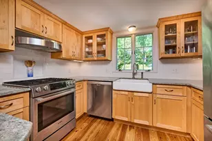 93 Arch St, Northampton, MA 01053 - Photo 8