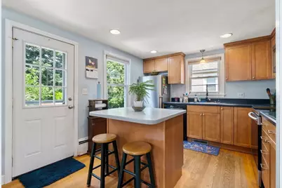 195 Glenellen Rd, Boston, MA 02132 - Photo 10