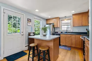 195 Glenellen Rd, Boston, MA 02132 - Photo 10