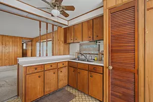 121 Mayflower Ave, Taunton, MA 02780 - Photo 12