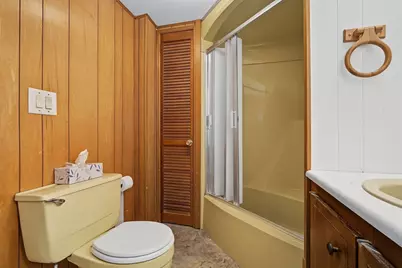 121 Mayflower Ave, Taunton, MA 02780 - Photo 18