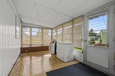 121 Mayflower Ave, Taunton, MA 02780 - Photo 4