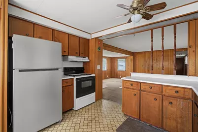 121 Mayflower Ave, Taunton, MA 02780 - Photo 10