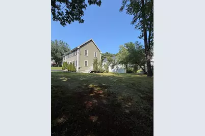 19 Jackson St, Shrewsbury, MA 01545 - Photo 4
