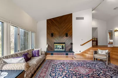 16 Wadsworth Ln, Dartmouth, MA 02748 - Photo 4