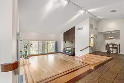 16 Wadsworth Ln, Dartmouth, MA 02748 - Photo 2
